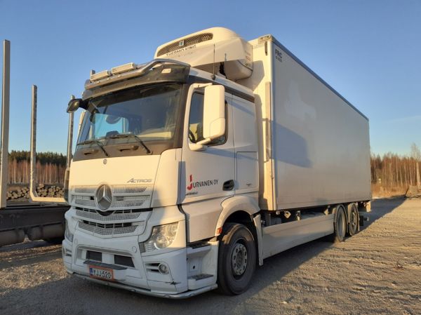 Jurvasen MB 2551 Actros
Jurvanen Oy:n MB 2551 Actros rahtiauto.
Avainsanat: Jurvanen MB 2551 Actros Hirvaskangas