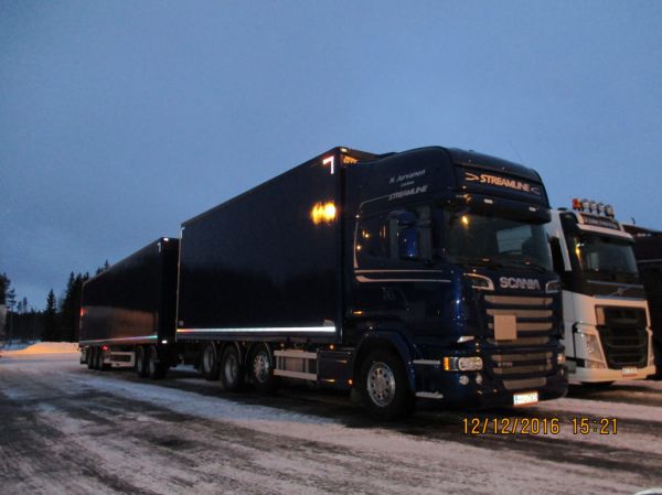 H Jurvasen Scania R730
H Jurvasen Scania R730 hakeyhdistelmä.
Avainsanat: Jurvanen Scania R730 ABC Hirvaskangas