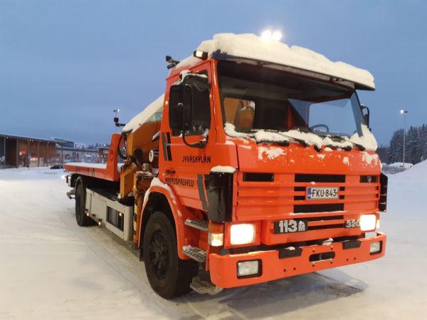 Jyväskylän Hinauspalvelun Scania 113M
Jyväskylän Hinauspalvelun nosturilla varustettu Scania 113M hinausauto.
Avainsanat: Jyväskylän-Hinauspalvelu Scania 113M ABC Hirvaskangas