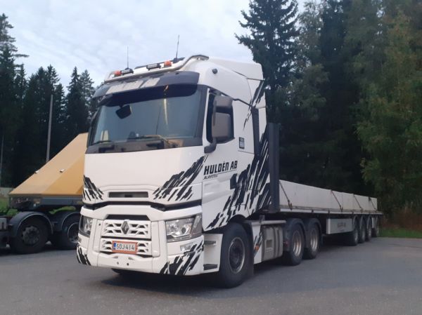 Klikkaa kuvaa nähdäksesi se täysikokoisena
==============
K&D Huldenin Renault
K&D Hulden AB:n Renault puoliperävaunuyhdistelmä.
Avainsanat: Hulden Renault ABC Hirvaskangas K&D Huldenin Renault
K&D Hulden AB:n Renault puoliperävaunuyhdistelmä.
Avainsanat: Hulden Renault ABC Hirvaskangas