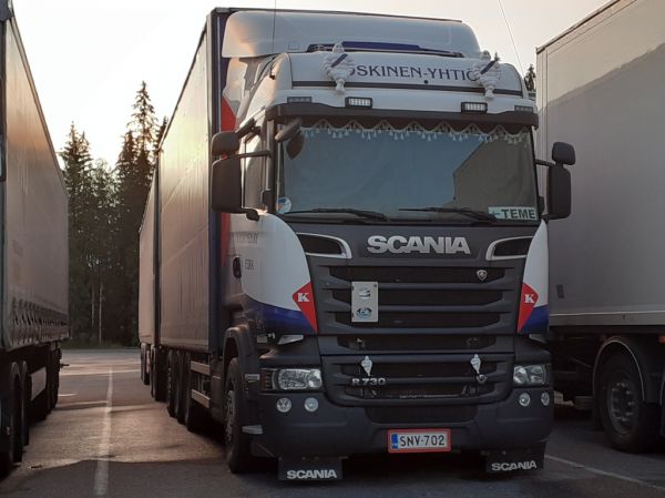 K Koskisen Scania R730
K Koskinen Ky:n Scania R730 täysperävaunuyhdistelmä.
Avainsanat: K-Koskinen Scania R730 ABC Hirvaskangas Teme
