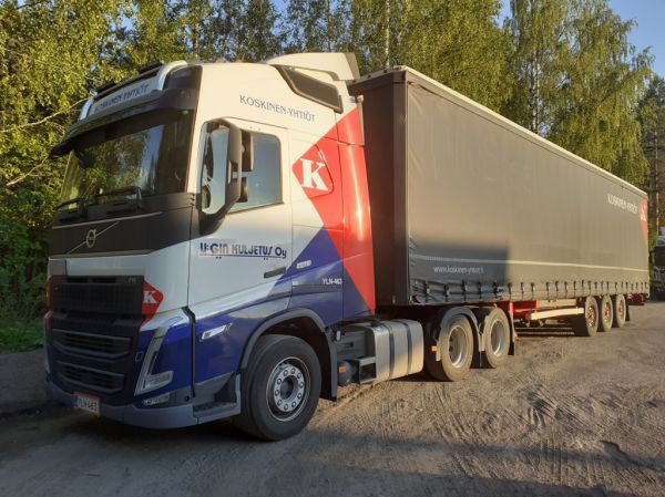 Uudenkaupungin Kuljetuksen Volvo FH540
Koskinen-Yhtiön ajossa oleva U:gin kuljetus Oy:n Volvo FH540 puoliperävaunuyhdistelmä.
Avainsanat: K-Koskinen UginKuljetus Volvo FH540 Shell Hirvaskangas