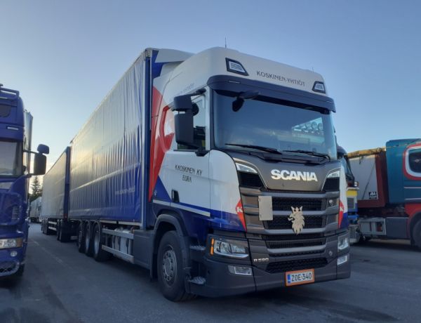 K Koskisen Scania R590
K Koskinen Ky:n Scania R590 täysperävaunuyhdistelmä
Avainsanat: K-Koskinen Scania R590 ABC Hirvaskangas