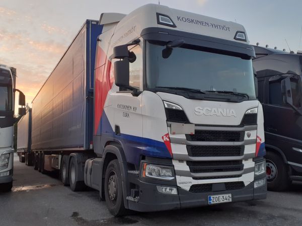 K Koskisen Scania 560R
K Koskinen Ky:n Scania 560R hct-yhdistelmä
Avainsanat: K-Koskinen Scania 560R ABC Hirvaskangas Hct