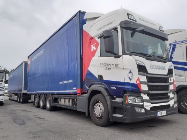 K Koskisen Scania 560R
K Koskinen Ky:n Scania 560R täysperävaunuyhdistelmä
Avainsanat: K-Koskinen Scania 560R ABC Hirvaskangas