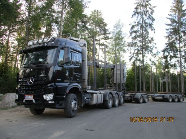 K Kukkakorven MB 3258 Arocs
K Kukkakorpi Oy:n MB 3258 Arocs puutavarayhdistelmä.
Avainsanat: Kukkakorpi MB 3258 Arocs Neste