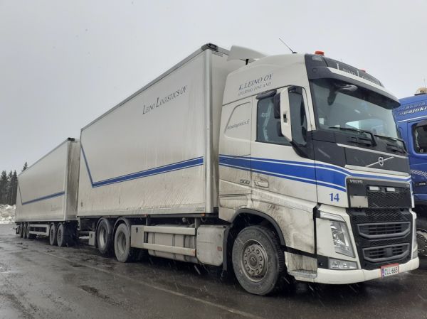 K Leinon Volvo FH500
K Leino Oy:n Volvo FH500 täysperävaunuyhdistelmä.
Avainsanat: Leino Volvo FH500 ABC Hirvaskangas 14