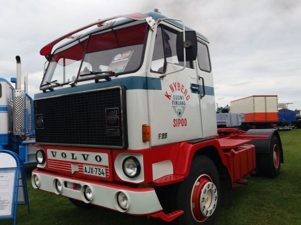 K Nybergin Volvo F89
K Nybergin Volvo F89 rekkaveturi.
Avainsanat: Nyberg Volvo F89 Alahärmä17