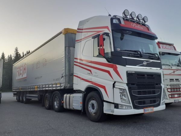 Klikkaa kuvaa nähdäksesi se täysikokoisena
==============
K Palinin Volvo FH540
K Palin Ky:n Volvo FH540 puoliperävaunuyhdistelmä.
Avainsanat: Palin Volvo FH540 ABC Hirvaskangas K Palinin Volvo FH540
K Palin Ky:n Volvo FH540 puoliperävaunuyhdistelmä.
Avainsanat: Palin Volvo FH540 ABC Hirvaskangas