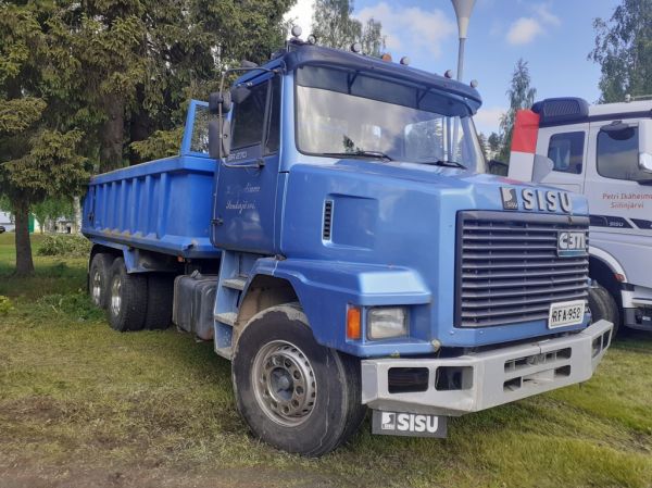 K Röpelisen Sisu SR270
K Röpelisen Sisu SR270 sora-auto.
Avainsanat: Röpelinen Sisu SR270 Runni25