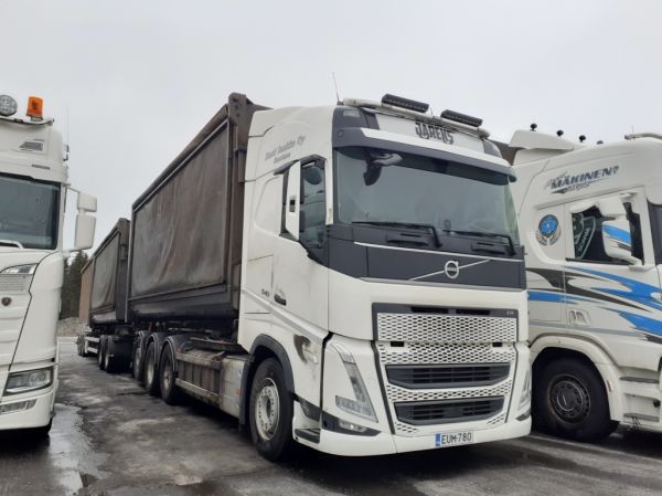 K Saukon Volvo FH540
K Saukko Oy:n Volvo FH540 täysperävaunuyhdistelmä.
Avainsanat: Saukko Volvo FH540 ABC Hirvaskangas Jareks