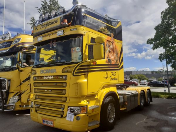 K Turpeisen Scania R500
K Turpeisen Scania R500 rekkaveturi.
Avainsanat: Turpeinen Scania R500 K&S Trucking Viitasaari24