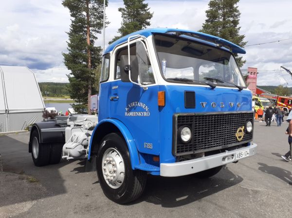 K Virtasen Volvo F86
K Virtasen Volvo F86 vaihtolava-auto.
Avainsanat: Virtanen Volvo F86 Himos23