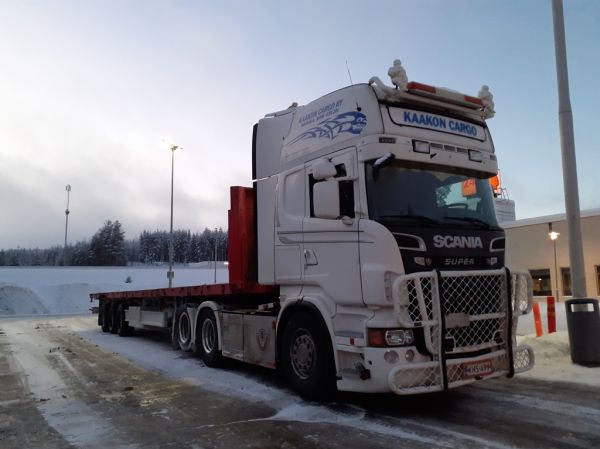 Kaakon Cargon Scania
Kaakon Cargo Oy:n Scania puoliperävaunuyhdistelmä.
Avainsanat: KaakonCargo Scania Shell Hirvaskangas