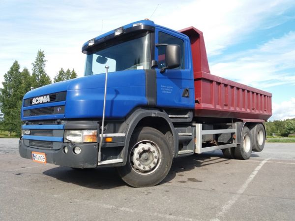 Kaivuu ja Louhinta P ja R Peltolan Scania T420
Kaivuu ja Louhinta P ja R Peltolan Scania T420 maansiirtoauto.
Avainsanat: Peltola Scania T420