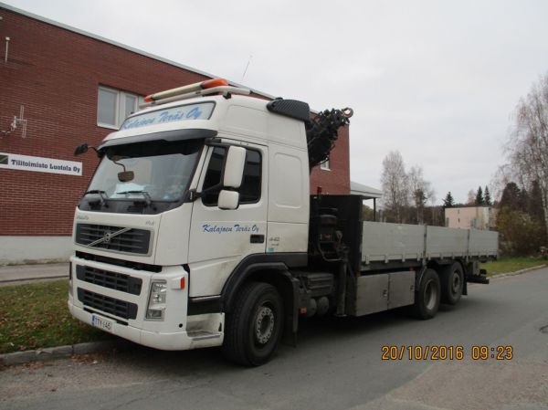 Kalajoen Teräksen Volvo FM440
Kalajoen Teräs Oy:n nosturilla varustettu Volvo FM440 kuorma-auto.
Avainsanat: KalajoenTeräs Volvo FM440