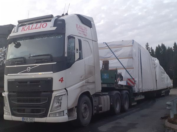Klikkaa kuvaa nähdäksesi se täysikokoisena
==============
Kallio Transportin Volvo FH
Kallio Transport Oy:n Volvo FH500 lavettiyhdistelmä.
Avainsanat: Kallio-Transport Volvo FH ABC Hirvaskangas 4 Kallio Transportin Volvo FH
Kallio Transport Oy:n Volvo FH500 lavettiyhdistelmä.
Avainsanat: Kallio-Transport Volvo FH ABC Hirvaskangas 4