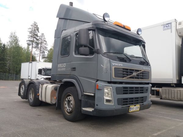 Kallion Volvo FM440
Kallion Volvo FM440 rekkaveturi.
Avainsanat: Kallio Volvo FM440