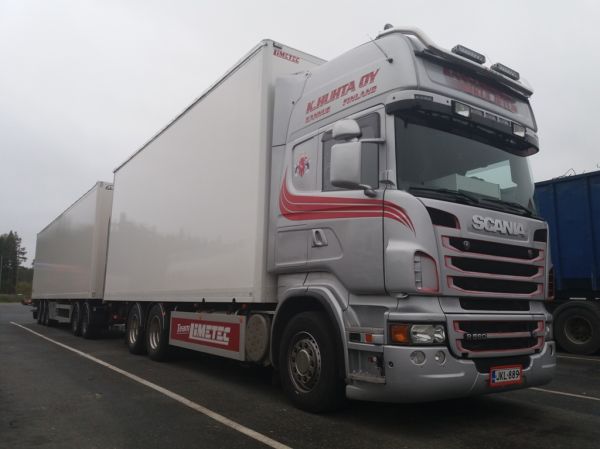 Klikkaa kuvaa nähdäksesi se täysikokoisena
==============
K Huhdan Scania R560
Kannuksen Kuljetus Oy:n ajossa oleva K Huhta Oy:n Scania R560 täysperävaunuyhdistelmä.
Avainsanat: Kannuksen Kuljetus Huhta Scania R560 ABC Hirvaskangas K Huhdan Scania R560
Kannuksen Kuljetus Oy:n ajossa oleva K Huhta Oy:n Scania R560 täysperävaunuyhdistelmä.
Avainsanat: Kannuksen Kuljetus Huhta Scania R560 ABC Hirvaskangas