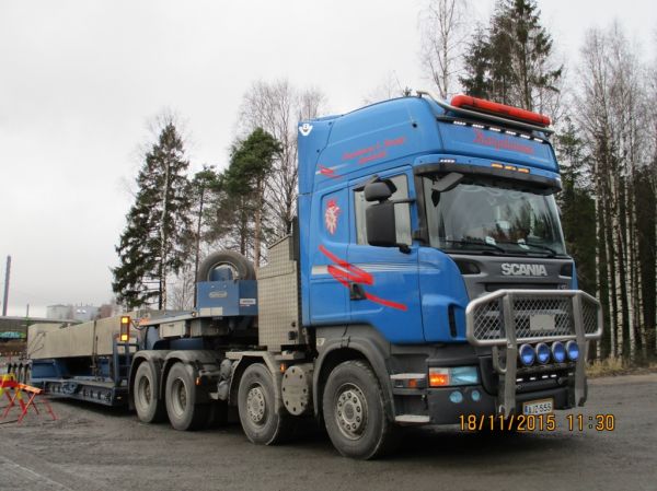 Kuljetusliike Karjalainen&Kumppanit Ky:n Scania R620
Kuljetusliike Karjalainen&Kumpp Ky:n betonielementtilastissa oleva Scania R620 lavettiyhdistelmä.
Avainsanat: Karjalainen&Kumpp Scania R620