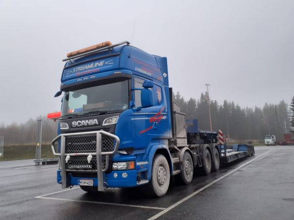 Kuljetusliike Karjalainen&Kumppanit Ky:n Scania R730
Kuljetusliike Karjalainen&Kumpp Ky:n Scania R730 lavettiyhdistelmä.

Avainsanat: Karjalainen&Kumpp Scania R730 ABC Hirvaskangas