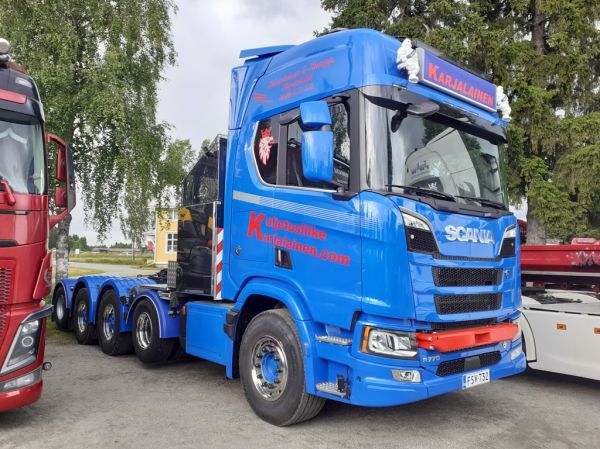 Klikkaa kuvaa nähdäksesi se täysikokoisena
==============
Kuljetusliike Karjalainen&Kumppanit Ky:n Scania R770
Kuljetusliike Karjalainen&Kumpp Ky:n Scania R770 rekkaveturi.
Avainsanat: Karjalainen&Kumpp Scania R770 Runni26 Kuljetusliike Karjalainen&Kumppanit Ky:n Scania R770
Kuljetusliike Karjalainen&Kumpp Ky:n Scania R770 rekkaveturi.
Avainsanat: Karjalainen&Kumpp Scania R770 Runni26
