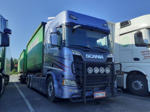 Karjaluodon Scania
Karjaluodon Scania täysperävaunuyhdistelmä.

Avainsanat: Karjaluoto Scania ABC Hirvaskangas