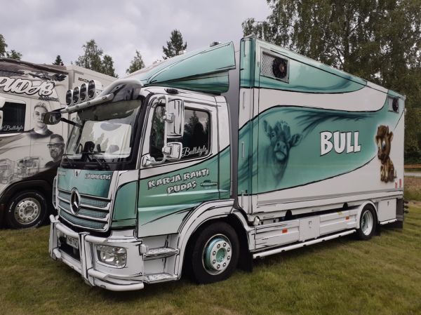 Klikkaa kuvaa nähdäksesi se täysikokoisena
==============
Karjarahti Pudaksen MB 1221 Atego
Karjarahti Pudas Oy:n MB 1221 Atego "Baby Bull" eläintenkuljetusauto.
Avainsanat: Pudas MB 1221 Atego Baby Bull Runni26 Eläinkuljetus Karjarahti Pudaksen MB 1221 Atego
Karjarahti Pudas Oy:n MB 1221 Atego "Baby Bull" eläintenkuljetusauto.
Avainsanat: Pudas MB 1221 Atego Baby Bull Runni26 Eläinkuljetus