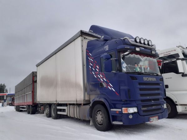 Himangan Kasviskuivauksen Scania R500
Himangan Kasviskuivaus Oy:n Scania R500 täysperävaunuyhdistelmä.
Avainsanat: Kasviskuivaus Scania R500 ABC Hirvaskangas