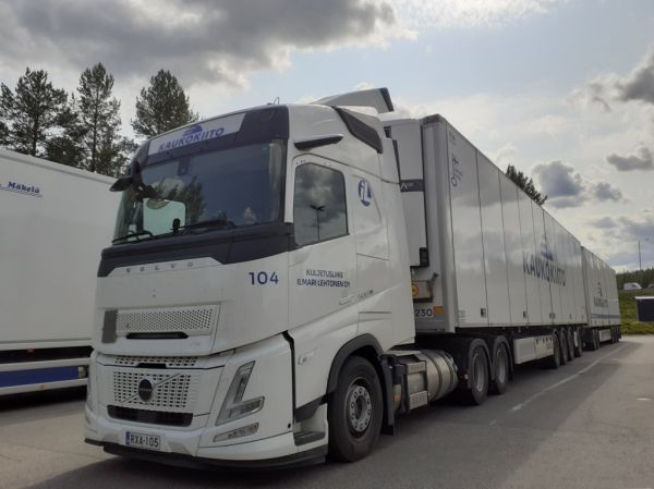 Kuljetusliike I Lehtosen Volvo FH500
Kaukokiidon ajossa oleva Kuljetusliike I Lehtonen Oy:n Volvo FH500 hct-yhdistelmä.
Avainsanat: Lehtonen Kaukokiito Volvo FH500 Shell Hirvaskangas 104 Hct