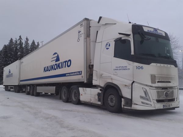 Kuljetusliike I Lehtosen Volvo FH500
Kaukokiidon ajossa oleva Kuljetusliike I Lehtonen Oy:n Volvo FH500 hct-yhdistelmä.
Avainsanat: Lehtonen Kaukokiito Volvo FH500 ABC Hirvaskangas 106 Hct
