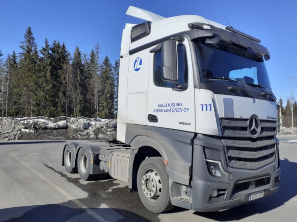 Kuljetusliike I Lehtosen MB 2653 Actros L
Kaukokiidon ajossa oleva Kuljetusliike I Lehtonen Oy:n MB 2653 Actros L rekkaveturi.
Avainsanat: Kaukokiito Lehtonen MB 2653 ActrosL ABC Hirvaskangas 111