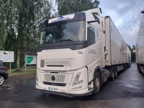 Klikkaa kuvaa nähdäksesi se täysikokoisena
==============
Kuljetusliike I Lehtosen Volvo FH500
Kaukokiidon ajossa oleva Kuljetusliike I Lehtonen Oy:n Volvo FH500 hct-yhdistelmä.
Avainsanat: Lehtonen Kaukokiito Volvo FH500 ST1 Hirvaskangas Hct 114 Kuljetusliike I Lehtosen Volvo FH500
Kaukokiidon ajossa oleva Kuljetusliike I Lehtonen Oy:n Volvo FH500 hct-yhdistelmä.
Avainsanat: Lehtonen Kaukokiito Volvo FH500 ST1 Hirvaskangas Hct 114