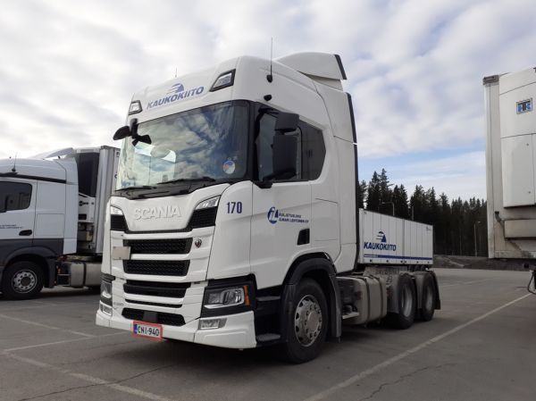 Kuljetusliike I Lehtosen Scania R500 
Kaukokiidon ajossa oleva Kuljetusliike I Lehtonen Oy:n Scania R500 rekkaveturi.
Avainsanat: Kaukokiito Lehtonen Scania R500 ABC Hirvaskangas 170