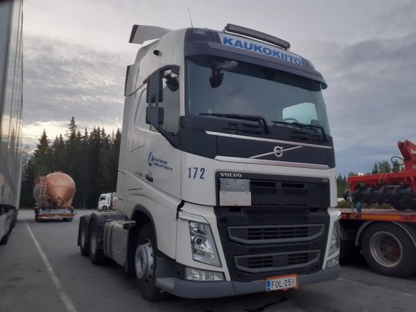 Kuljetusliike I Lehtosen Volvo FH500
Kaukokiidon ajossa oleva Kuljetusliike I Lehtonen Oy:n Volvo FH500 rekkaveturi.
Avainsanat: Kaukokiito Lehtonen Volvo FH500 ABC Hirvaskangas 172