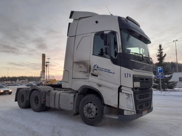 Kuljetusliike I Lehtosen Volvo FH500
Kaukokiidon ajossa oleva Kuljetusliike I Lehtonen Oy:n Volvo FH500 rekkaveturi.
Avainsanat: Kaukokiito Lehtonen Volvo FH500 ABC Hirvaskangas 174