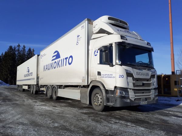 Kuljetusliike I Lehtosen Scania G410
Kaukokiidon ajossa oleva Kuljetusliike I Lehtonen Oy:n Scania G410 täysperävaunuyhdistelmä.
Avainsanat: Kaukokiito Lehtonen Scania G410 ABC Hirvaskangas 20