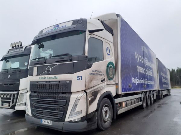 Kuljetusliike I Lehtosen Volvo FH500
Kaukokiidon ajossa oleva Kuljetusliike I Lehtonen Oy:n Volvo FH500 täysperävaunuyhdistelmä.
Avainsanat: Lehtonen Kaukokiito Volvo FH500 ABC Hirvaskangas 51 Hartwall Kaasuauto
