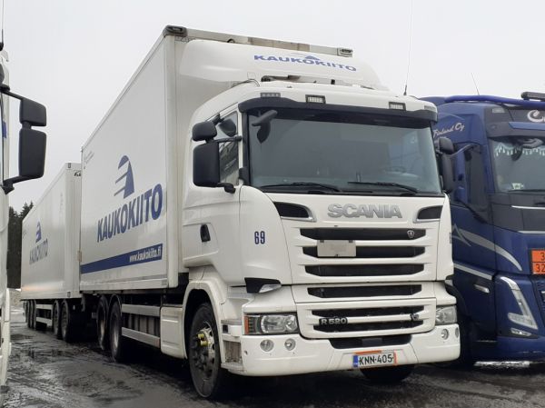 Kuljetusliike I Lehtosen Scania R520
Kaukokiidon ajossa oleva Kuljetusliike I Lehtonen Oy:n Scania R520 täysperävaunuyhdistelmä.
Avainsanat: Lehtonen Kaukokiito Scania R520 ABC Hirvaskangas 69