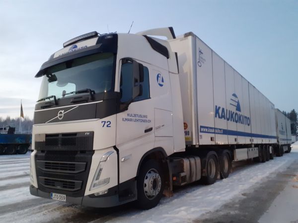 Kuljetusliike I Lehtonen Oy:n Volvo FH500
Kaukokiidon ajossa oleva Kuljetusliike I Lehtonen Oy:n Volvo FH500 hct-yhdistelmä.
Avainsanat: Lehtonen Kaukokiito Volvo FH500 ABC Hirvaskangas 72 Hct