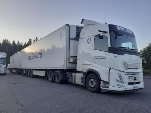 Kuljetusliike I Lehtosen Volvo FH500
Kaukokiidon ajossa oleva Kuljetusliike I Lehtonen Oy:n Volvo FH500 hct-yhdistelmä.
Avainsanat: Lehtonen Kaukokiito Volvo FH500 ABC Hirvaskangas 79 Hct