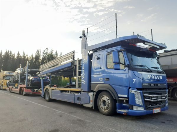 Kawa-Auton Volvo FH500
Kawa-Auto Oy:n Volvo FH500 autojenkuljetusyhdistelmä.
Avainsanat: Kawa-Auto Volvo FH500 ABC Hirvaskangas 7