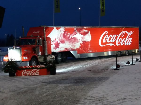 Coca-Cola Joulurekka 
Coca-Colan Joulurekka Äänekoskella 17.12.2019. 
Avainsanat: Coca-Cola Joulurekka Kenworth Joulupukki