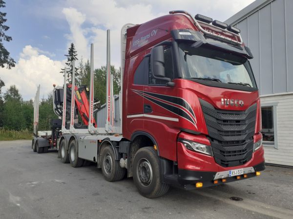 Kes-Transin Iveco
Kes-Trans Oy:n Iveco  puutavarayhdistelmä.
Avainsanat: Kes-Trans Iveco Neste