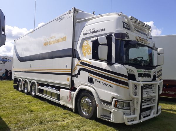 Kiuruveden MH-Urakoinnin Scania R770
Kiuruveden MH-Urakoinnin Scania R770 hakeauto.
Avainsanat: Kiuruveden-MH-Urakointi Biokiito-Logistiikka Scania R770 Runni25