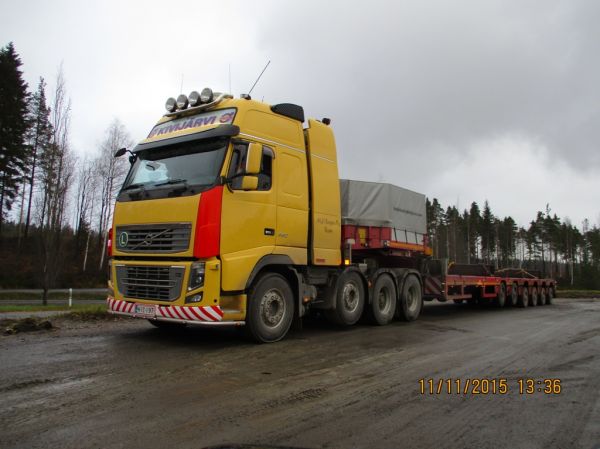 Kuljetusliike A&J Kivijärven Volvo FH16
Kuljetusliike A&J Kivijärvi Oy:n Volvo FH16 lavettiyhdistelmä.
Avainsanat: Kivijärvi Volvo FH16