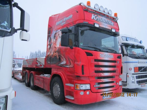 Veljekset Knuuttila Ay:n Scania R500
Veljekset Knuuttila Ay:n Scania R500 lavettiyhdistelmä.
Avainsanat: Knuuttila Scania R500 ABC Hirvaskangas