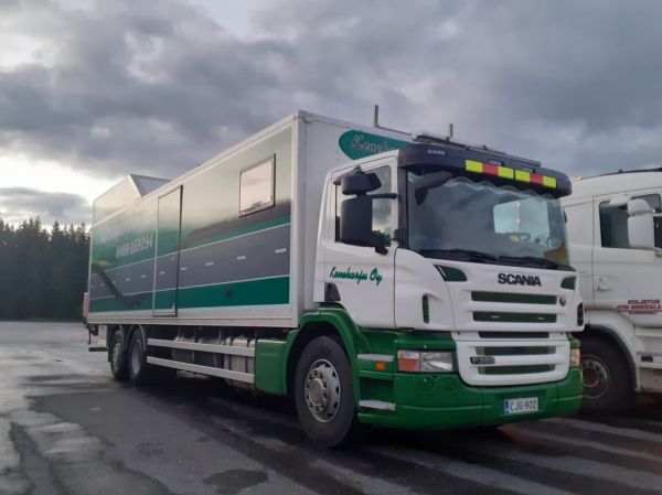 Klikkaa kuvaa nähdäksesi se täysikokoisena
==============
Koneharjun Scania P320
Koneharju Oy:n Scania P320 huoltoauto.
Avainsanat: Koneharju Scania P320 ABC Hirvaskangas Koneharjun Scania P320
Koneharju Oy:n Scania P320 huoltoauto.
Avainsanat: Koneharju Scania P320 ABC Hirvaskangas
