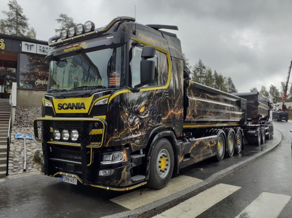 Klikkaa kuvaa nähdäksesi se täysikokoisena
==============
Koneneliön Scania R770
Koneneliö Oy:n Scania R770 sorayhdistelmä.
Avainsanat: Koneneliö Scania R770 Tahko26 Koneneliön Scania R770
Koneneliö Oy:n Scania R770 sorayhdistelmä.
Avainsanat: Koneneliö Scania R770 Tahko26