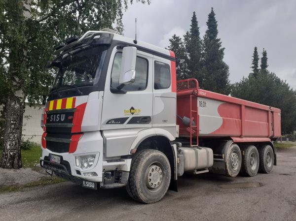 Koneneliön Sisu Polar
Koneneliö Oy:n Sisu Polar sora-auto.
Avainsanat: Koneneliö Sisu Polar